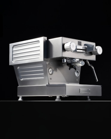 CAFFÈ RIMOWA OPENS TO UNVEIL A RIMOWA × LA MARZOCCO COLLABORATION