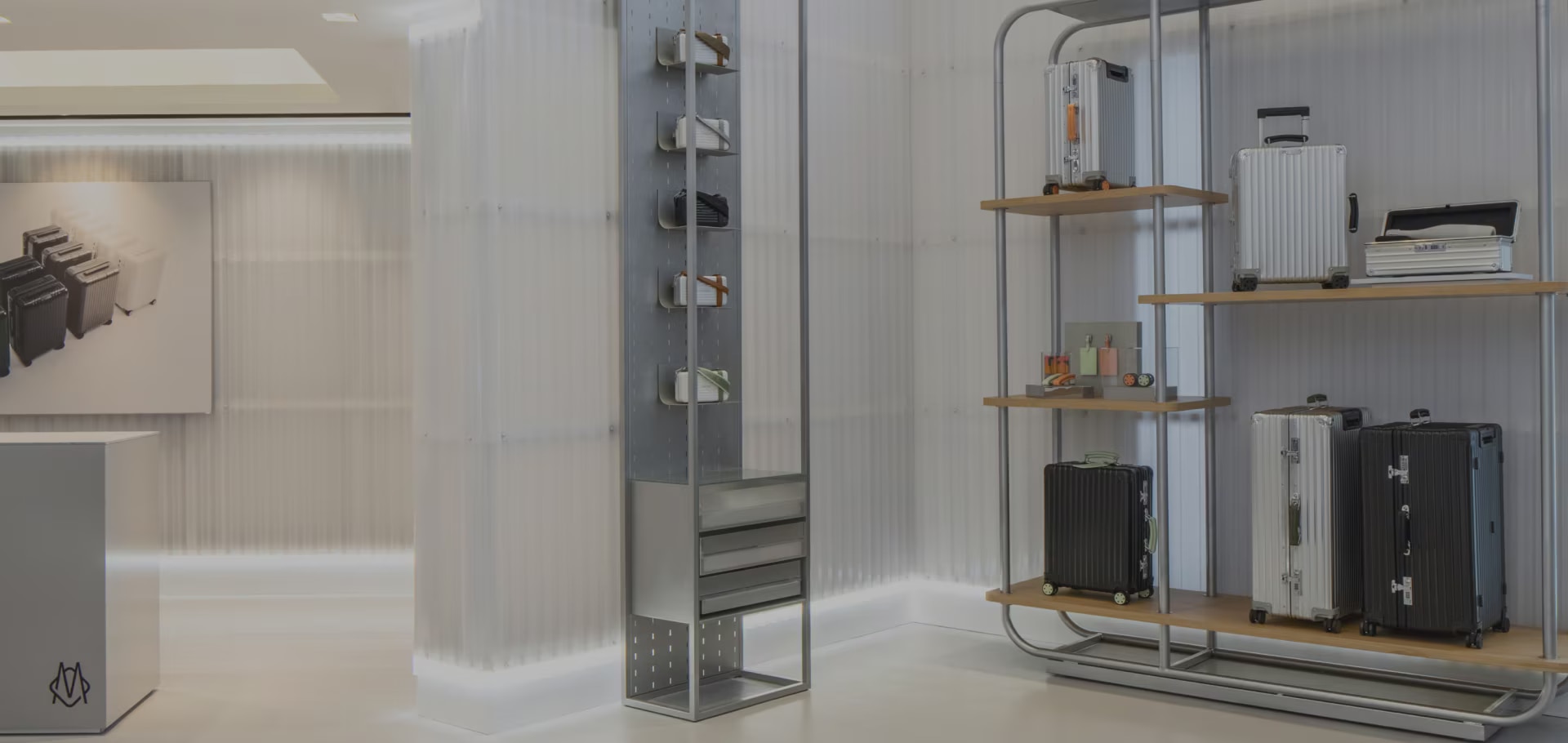Discover RIMOWA live shopping show and immerge yourself in a memorable experience Discover RIMOWA live shopping show and immerge yourself in a memorable experience